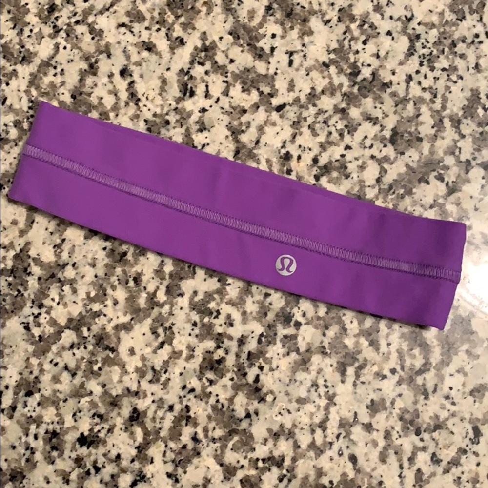 LuLuLemon headband - rarely worn, great condition